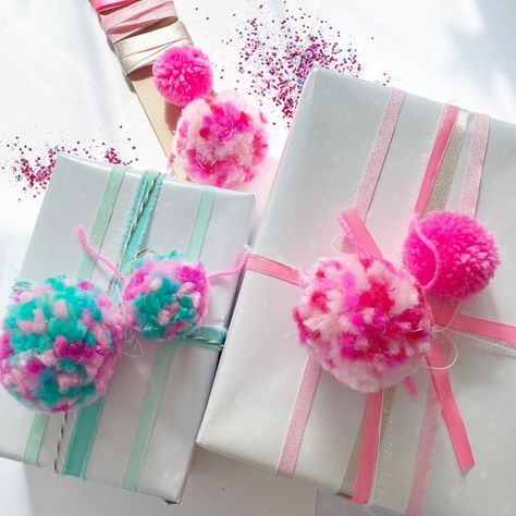 Birthday Gift Wrapping Accessories Pom Pom Pom Pom Gift - Etsy Wrapping Accessories, Yarn Pom Poms, Tulle Poms, Birthday Gift Wrap, Rainbow Garland, Bow Birthday, Garland Nursery, Gift Bow, Diy Gift Baskets