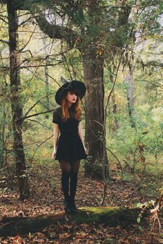 Cute Witch Outfits, Southern Gothic Fashion, Modern Witch Outfit, Cute Witch Costume, Witch Costume Diy, Witch Outfits, Cheap Halloween Costumes, Great Halloween Costumes, Witch Costumes