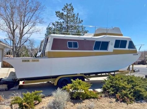 1976 Land N' Sea Houseboat For Sale By Owner $10K Small Houseboats For Sale, Houseboats For Sale, Small Houseboats, Trailerable Houseboats, House Boats For Sale, Boat Living, Floating Homes, Sea House, Boat For Sale