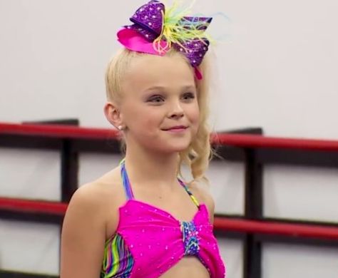 Jojo Siwa Dance Moms, Dance Moms Comics, Tess Holliday, Dance Moms Pictures, Dance Moms Dancers, Jojo Bows, Dance Instructor, Show Dance, Kids Choice Award