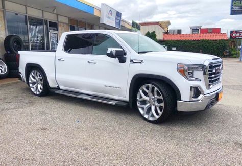 2019 Sierra lowered on 26s (not a Photoshop) #2019sierra #youaintlowtrucks #youaintlow™ Gmc Denali Truck, Denali Truck, Sierra Truck, Gmc Trucks Sierra, Chevy 4x4, Chevy Trucks Silverado, Dropped Trucks, Sport Truck, Lowered Trucks