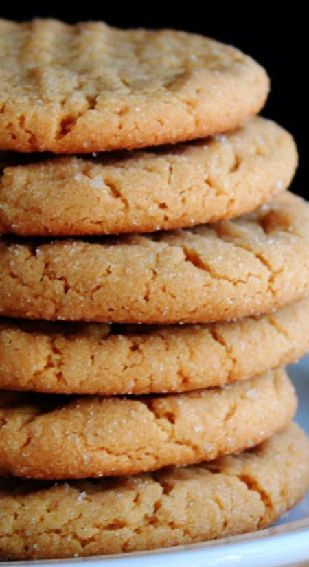 Honey Peanut Butter Cookies ~ Slightly crunchy around the outside and chewy in the center, perfectly sweetened, and totally delicious. Peanut Butter Honey Cookies, Colossal Cookies, Hot Cocoa Cookies, Lemon Sugar Cookies, Honey Cookies, Cocoa Cookies, Chocolate Peanut Butter Cookies, Peanut Butter Honey, Kitchen Fun