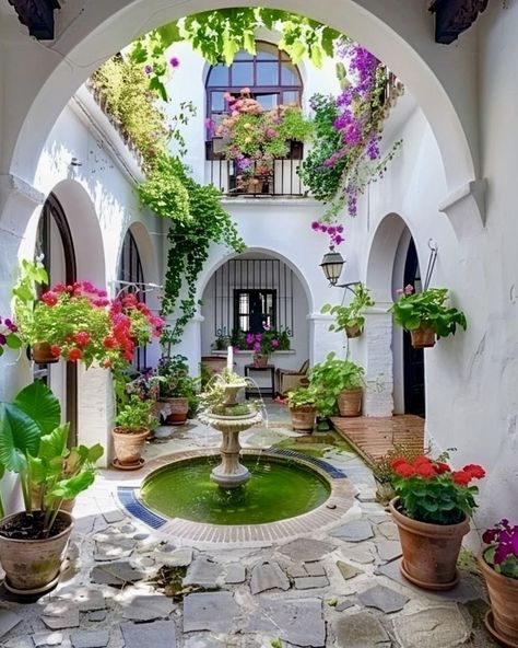 Home Courtyard Ideas, European Courtyard, Mexican Courtyard, Traditional Courtyard, Interior Courtyard, Indoor Courtyard, Concrete Patio Makeover, Central Courtyard, Small Courtyard