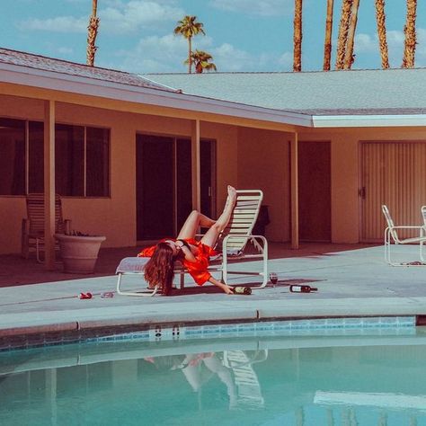 Summer Resort Photoshoot, Motel Pool Photoshoot, Pool Asethic, 80s Inspired Photoshoot, Vintage Pool Aesthetic, Night Pool Photoshoot, Swimming Pool Photoshoot Ideas, Summer Editorial Photoshoot, Pool Party Photoshoot