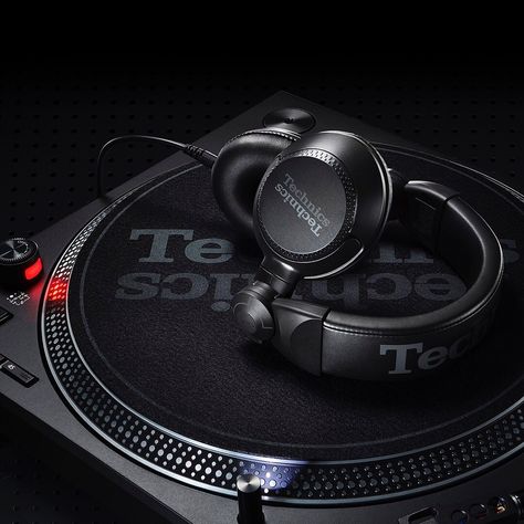 Technics on Instagram: “New-Standard EAH-DJ1200 DJ Headphones with Excellent Functionality, Durability, and DJ Playing Performance  #technics #rediscovermusic…” Technics Sl 1200, Dj Headphones, Professional Dj, Headphones Design, Headphones Black, Discover Music, Stereo Headphones, Black Headphones, Free Style