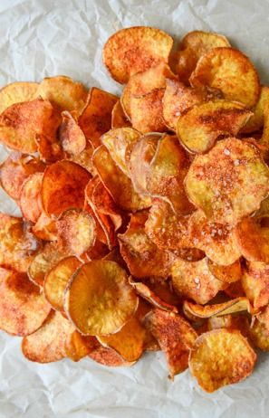 Homemade BBQ Sweet Potato Chips I howsweeteats.com Bbq Sweet Potato, Bbq Chips, Sweet Potato Chips, Homemade Bbq, Potato Fries, How Sweet Eats, Potato Chips, Potato Recipes, Appetizer Snacks