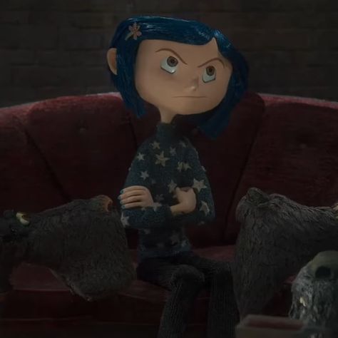 Caroline Jones, Stop Motion Movies, Coraline Aesthetic, Coraline Jones, Tim Burton Movie, Childhood Movies, Button Eyes, Reaction Face, Coraline