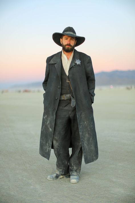 Photography by Hugh Howe Yallternative Outfit Men, Gothic Outfits Men, Disco Outfit Men, Wild West Clothing, Wild West Fashion, Cowboy Poses, Steampunk Cowboy, Western Fashion Men, Rdo Outfits