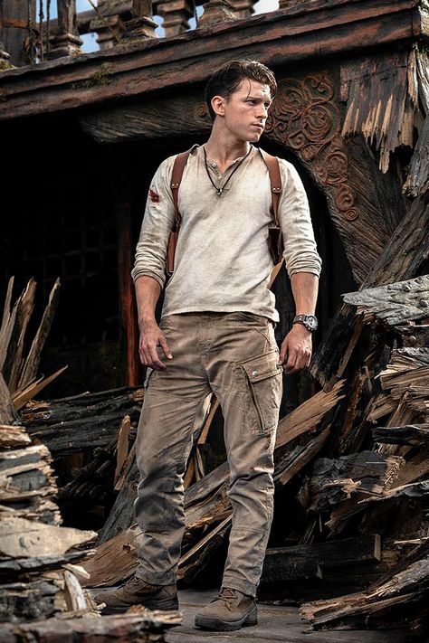 Tom Holland as Nathan Drake in Uncharted (2021) Chaos Walking, Foto Top, Nathan Drake, Tom Holland Peter Parker, Tom Holland Spiderman, Mark Wahlberg, It Movie Cast, Action Film, Last Of Us