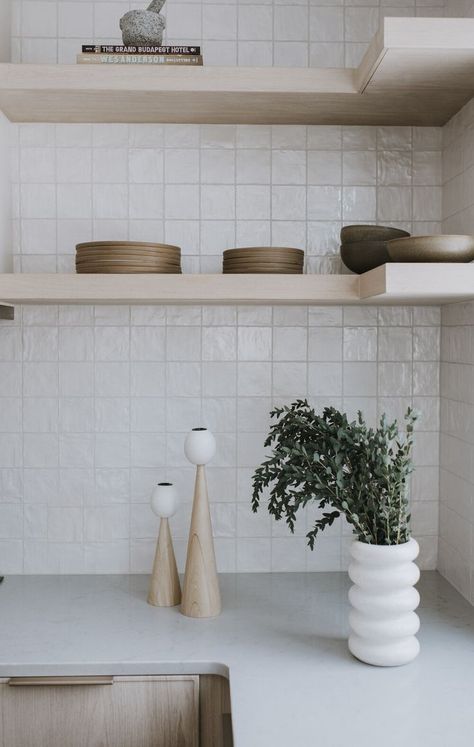 Kitchen Splashback Square Tiles, Small White Tiles Kitchen, Small Square Tile Backsplash, White Mosaic Tiles Kitchen, Textured White Square Tile Backsplash, White Square Splashback Tiles, Square Splashback Tiles, White Square Tiles Kitchen Backsplash, Backsplash Square Tile