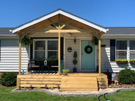 Mobil Home Porch Ideas, Landscaping Ideas For Front Of House Mobile Home, Front Decks On Mobile Homes, Front Porch Ideas Trailer House, Garden Tub Mobile Home, Mobile Home Porch Remodel, Outdoor Remodel Ideas, Back Porch Ideas Covered Mobile Home, Porch On Mobile Home Single Wide