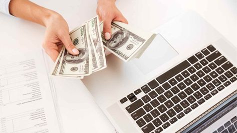 Make First $100 On The Web Make 100 A Day, Blog Niche, Ways To Earn Money, Earn Money From Home, Online Income, Start Making Money, Work Ideas, Online Earning, Online Work