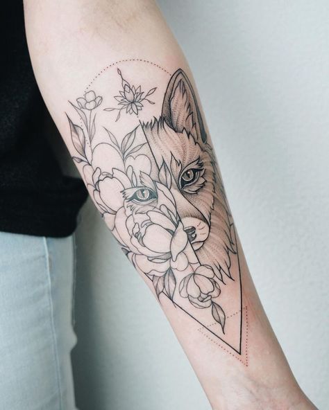 Fox And Flowers Tattoo Sleeve, Geometric Fox Tattoo Design, Fox Mandala Tattoo, Geometric Fox Tattoo, Deer Skull Tattoos, Geometric Animal Tattoo, Fox Tattoo Design, Geometric Fox, Animals Tattoo