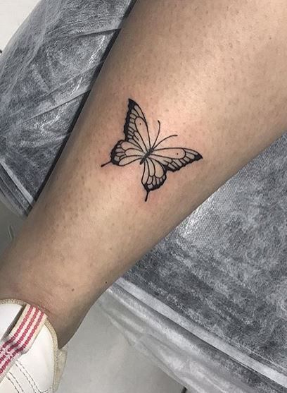 Butterfly Tattoo Meaning, Tattoo Me, Flying Tattoo, Hand Tattoos For Girls, Black Girls With Tattoos, Delicate Tattoo, Dope Tattoos For Women, Cool Small Tattoos, Butterfly Tattoo Designs