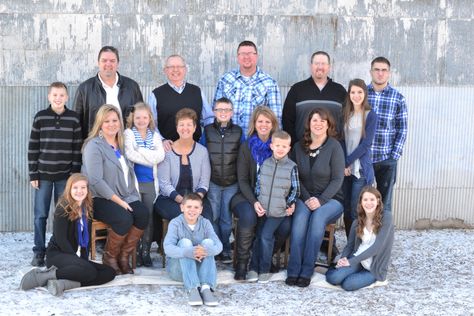 Family pose, color scheme blue gray navy black and white Blue Black Gray Family Pictures, Blue And Black Family Pictures Outfits, Color Scheme Blue, Portrait Outfits, Photobook Ideas, Family Photo Outfits Winter, Fam Photos, Family Photo Colors, Fall Color Schemes