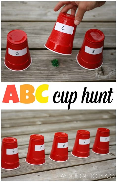 Super fun alphabet game for kids! This would be an awesome way to practice sight words, numbers or math facts too. Small Group Letter Activities Preschool, Attention Games For Kids, Letter Recognition Games, Playdough To Plato, Alphabet Game, Letter Recognition Activities, Letter Learning, Alphabet Recognition, Letter Games