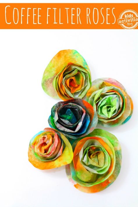 Easy peasy roses ~ these are so fun to make! Coffee Filter Roses, Flower Crafts Kids, Coffee Filter Crafts, Coffee Filter Flowers, Rose Crafts, Easy Coffee, Diy And Crafts Sewing, Coffee Filters, Coffee Filter