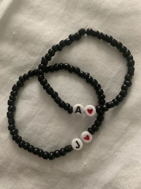 Diy Boyfriend Gifts, Valentines Bracelets, Bracelets For Boyfriend, Wrist Accessories, Pearls Diy, Christmas Baskets, Diy Gifts For Boyfriend, Couple Jewelry, Cute Clay