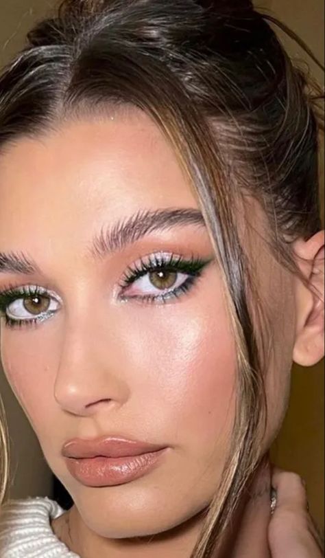 Hailey Beiber Eye Makeup, Haley Bieber Makeup Looks, Hailey Bieber Smokey Eye, Hailey Bieber Makeup Natural, Haily Biber Make Up Looks, Hailey Bieber Eye Makeup, Bailey Bieber Makeup, Hailey Beiber Make Up Looks, Hailey Bieber Make Up