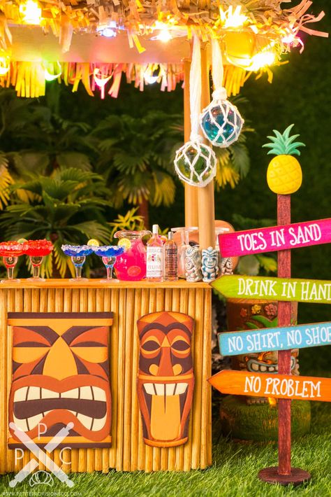 Tiki Bar Building Plans, Tiki Bar Theme Party, Tiki Bar Decorations, Diy Tiki Bar, Tiki Bar Ideas, Tiki Bars Diy, Tikki Bar, Outdoor Tiki Bar, Tiki Signs