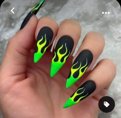 Halloween Nails Ideas, Nailart Designs, Black Halloween Nails, Holloween Nails, Giveaway Post, Green Acrylic Nails, Witchy Nails, Hippie Nails, Cute Halloween Nails