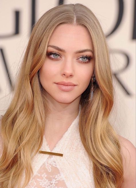 Amanda Seyfried Hairstyles, Amanda Seyfried Makeup Eye, Amanda Seyfried Hair Color, Blonde Actresses In Their 20s, Amanda Seyfried Makeup, Irish Celebrities, Blond Actress, Amanda Seyfried Hair, Blonde Actress