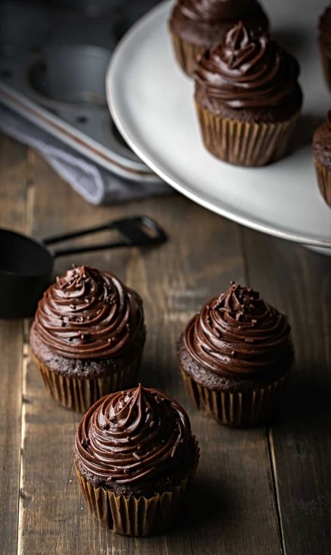 Chocolate Pudding Frosting Recipe, Chocolate Pudding Filling For Cake, Chocolate Pudding Icing, Frosting Made With Pudding, 2 Ingredient Chocolate Frosting, Pudding Icing Recipe, Pudding Mix Frosting, Instant Pudding Frosting, Pourable Chocolate Frosting