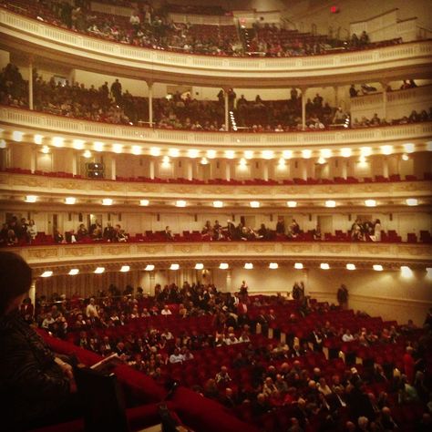 Carnegie Hall Carnige Hall New York, Carnegie Hall Aesthetic, Not Another Love Song Julie Soto, Violin Concert, Musician Aesthetic, Ella Enchanted, Theatre School, 500 Days Of Summer, Carnegie Hall