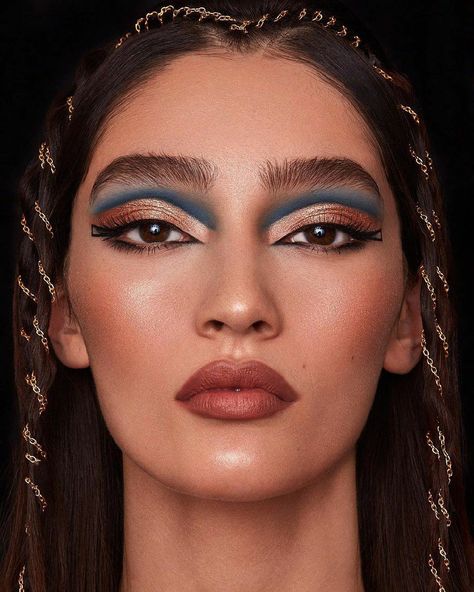 Modern Egyptian Makeup, Kleopatra Make Up, Ancient Egypt Makeup, Ancient Egyptian Makeup, Egyptian Eyeliner, Egyptian Make Up, Egyptian Eye Makeup, Egypt Makeup, Cleopatra Makeup