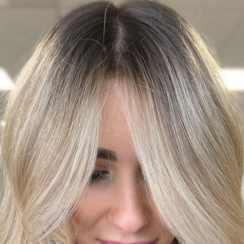 CASSIE • BOYNTON BEACH HAIR on Instagram: "Bright & Blended - Full Foil Root Melt & Gloss 🤤 love me some Redken Shades EQ! #rootmelt #redkenshadeseq #blonde #boyntonbeach" Melted Roots Blonde, Blonde Blended Roots, Full Foil, Root Melt, Redken Shades, Blonde Roots, Redken Shades Eq, Hair Crush, Beach Hair