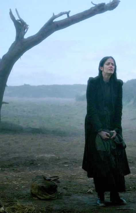 Eva Green | 'Penny Dreadful' S2E3 ”The Nightcomers” Evelyn Clawthorne, Eva Green Penny Dreadful, Cello Photography, Harry Potter Quotes Funny, Walburga Black, Vanessa Ives, Black Magic Woman, Penny Dreadful, Classic Actresses