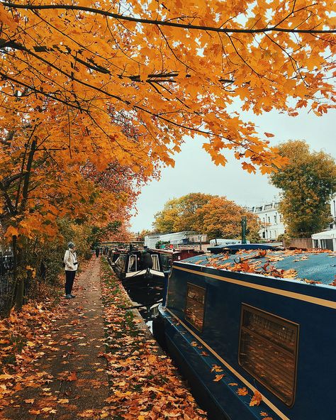 Autumn in Little Venice. | by Marco Lamberto (mobile) Autumn In The Uk, Maida Vale London, Autumn London Aesthetic, Autumn In England, Fall In London, Autumn England, British Autumn, London Halloween, Little Venice London