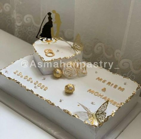 Layer Cake Mariage, Square Wedding Cakes Simple, تشيز كيك بالفراولة, Square Birthday Cake, Wedding Sheet Cakes, Anniversary Cake With Name, Pastel Rectangular, Anniversary Cake Designs, Santa Cake