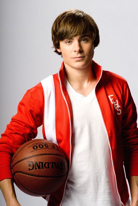 Zac Efron High School, Gabriela Montez, Zach Efron, Troy And Gabriella, Ryan Evans, Green Lanterns, High School Musical 2, High School Musical 3, High School Music