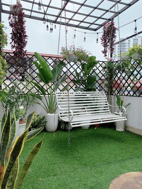 Small Terrace Garden, Ruang Tamu Outdoor, Terrace Garden Ideas, Roof Garden Design, Terrace Garden Design, Terrace Decor, Rooftop Terrace Design, Small Balcony Design, Home Garden Design