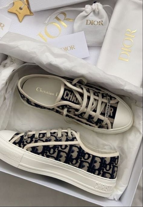 Dior Sneakers, Dr Shoes, Pretty Shoes Sneakers, Shoes Heels Classy, Tas Fashion, Hype Shoes, Girly Shoes, Aesthetic Shoes, Swag Shoes