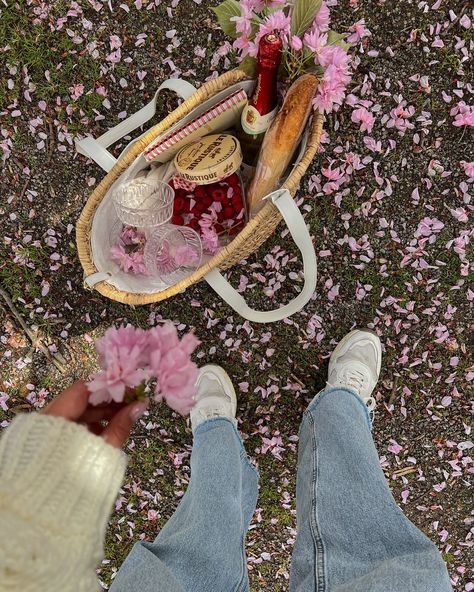 Cherry Blossom Season ❤️🌸 ... one of my favorite times | Instagram Cherry Blossom Aesthetic, Cherry Blossom Season, Pink Aesthetic, Fairy Garden, Cherry Blossom, Cherry, Blossom, Instagram