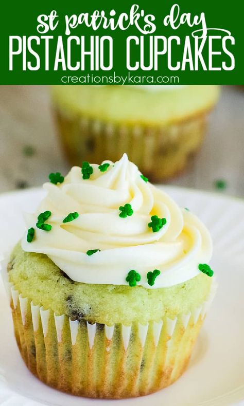 Pistachio Cupcakes, Pudding Cupcakes, Chocolate Chip Cupcakes, St Patricks Day Food, Pistachio Pudding, Homemade Cake, Cupcake Flavors, Homemade Cake Recipes, Cookie Cups