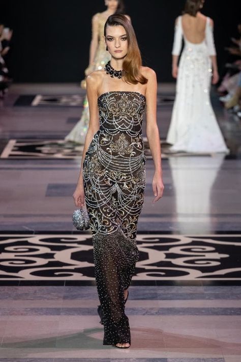 Jean Paul Gaultier Haute Couture, 2019 Couture, Casual Fashion Trends, Luxurious Dresses, Designer Evening Gowns, Georges Hobeika, Hollywood Glamour, Vogue Paris, Fashion Shows