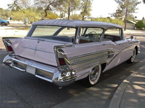 Buick Wagon, Station Wagon Cars, Car Station, Buick Cars, Wagon Cars, Buick Electra, Barrett Jackson, Us Cars, Car Auctions