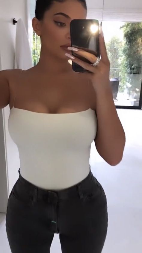 Instagram Kylie Jenner, Kylie Jenner Icons, Ropa Kylie Jenner, Estilo Jenner, Look Kylie Jenner, Estilo Kardashian, Looks Kylie Jenner, Trajes Kylie Jenner, Kylie Baby