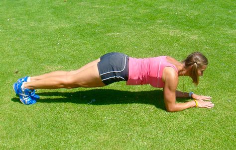 7 Core Exercises Every Tennis Player Should Do Strengthen Hips, Workout Man, Tennis Serve, Beginner Ab Workout, Tennis Drills, Tennis Games, Abs Workout Video, Tennis Life, Workout Bauch