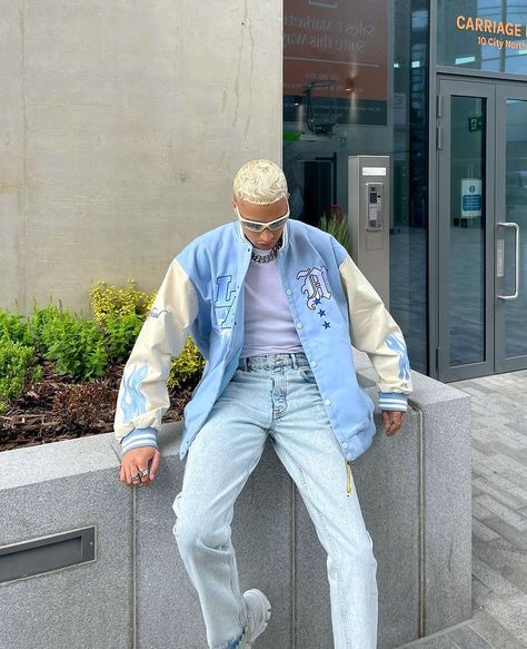 #streetwear #outfit #style Blue Outfit Men Street Styles, Blue Outfit Aesthetic Men, Y2k For Men, Y2k Mens Outfits, Y2k Style Men, Y2k Hombre, Pastel Streetwear, Y2k Fashion Men, Colorful Streetwear