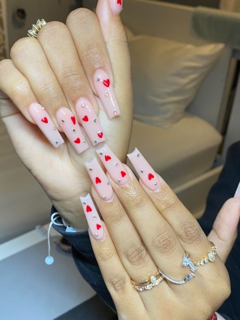 V Day French Nails, Valentines Medium Nails, Medium Valentines Day Nails Acrylic, Medium Acrylic Nails Valentines Day, Valentine Themed Nails, Valentines Nails Coffin Long, Valentines Day Nails Latina, Valentine’s Day Themed Nails, Valentines Sets Nails