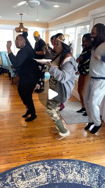 Family Pictures Black People, African Dance Video, Black People Dancing, 5 6 7 8 Dance, Happy Dance Video, African Dancing, Afro Dance, Kizomba Dance, Funny People Pictures