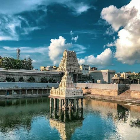 Kanchi Kamakshi Temple, Kanchipuram,Tamil Nadu  #Kanchipuram #காஞ்சிகாமாட்சி #KamakshiAmmanTemple #Tamilnadu #Indiantemples #Templesofindia #God @incredibleindia #EnchantingTamilnadu #TamilnaduTourism Kanchi Kamakshi, Tamil Nadu, Incredible India, Tower Bridge, Taj Mahal, Tourism, Around The Worlds, Temple, Two By Two