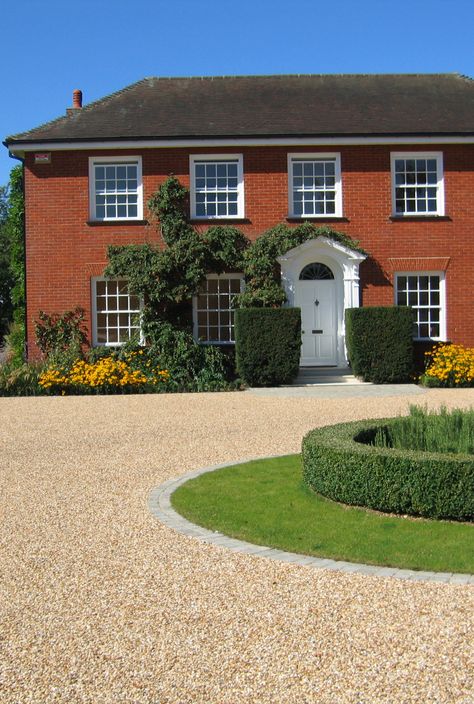 Formal entrance to a Georgian style farmhouse near Royston Hertforshire Georgian Driveway, House Driveway Ideas, House With Driveway, House Driveway, Driveway Ideas, Georgian House, Front Garden Design, Country Gardens, Country Gardening