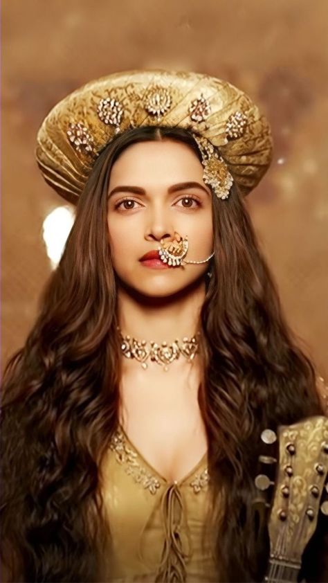 Deepika Padukone Movie Looks, Mastani Deepika Padukone, Arya Stark Art, Deepika Padukone Movies, Bollywood Theme Party, Ancient Egypt Fashion, Bollywood Theme, Fragrances Perfume Woman, Bollywood Couples