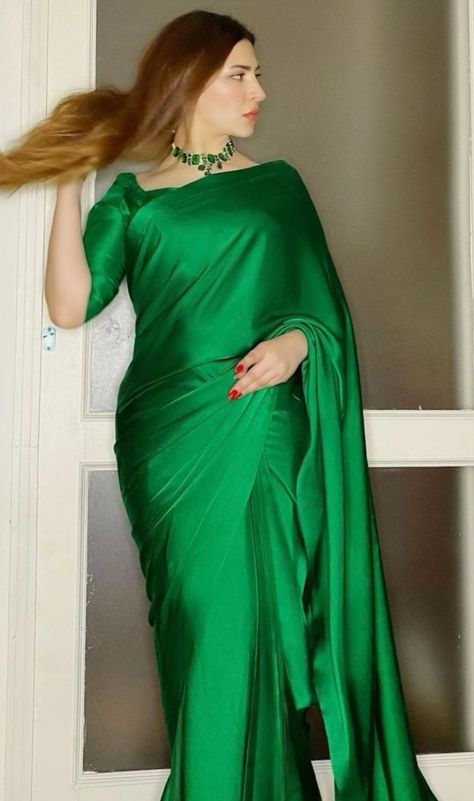 Wading Dress, Farewell Dress, Banarasi Dress, Naimal Khawar, Saree Satin, Saree Green, Saree Accessories, Satin Design, Satin Dressing Gown