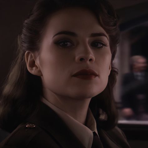 Agent Carter Hair, Marvel Avengers Aesthetic, Peggy Carter Icons, Aesthetic Superhero, Pfp Marvel, Haley Atwell, Captain Carter, Mcu Icons, Survivor Guilt